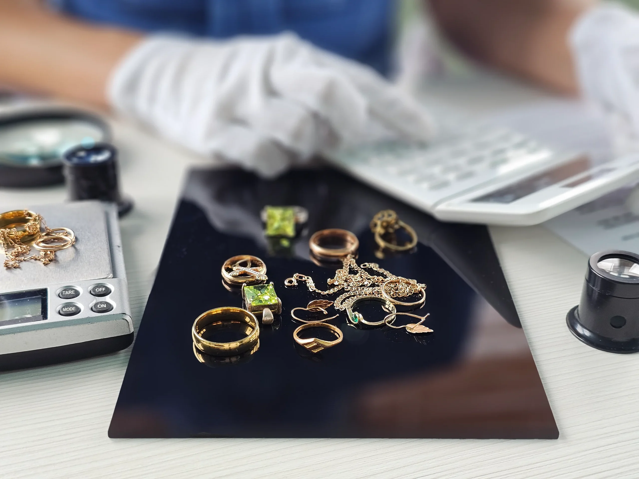 Goldankauf bei Juwelier Karat: Schmuck wird bewertet