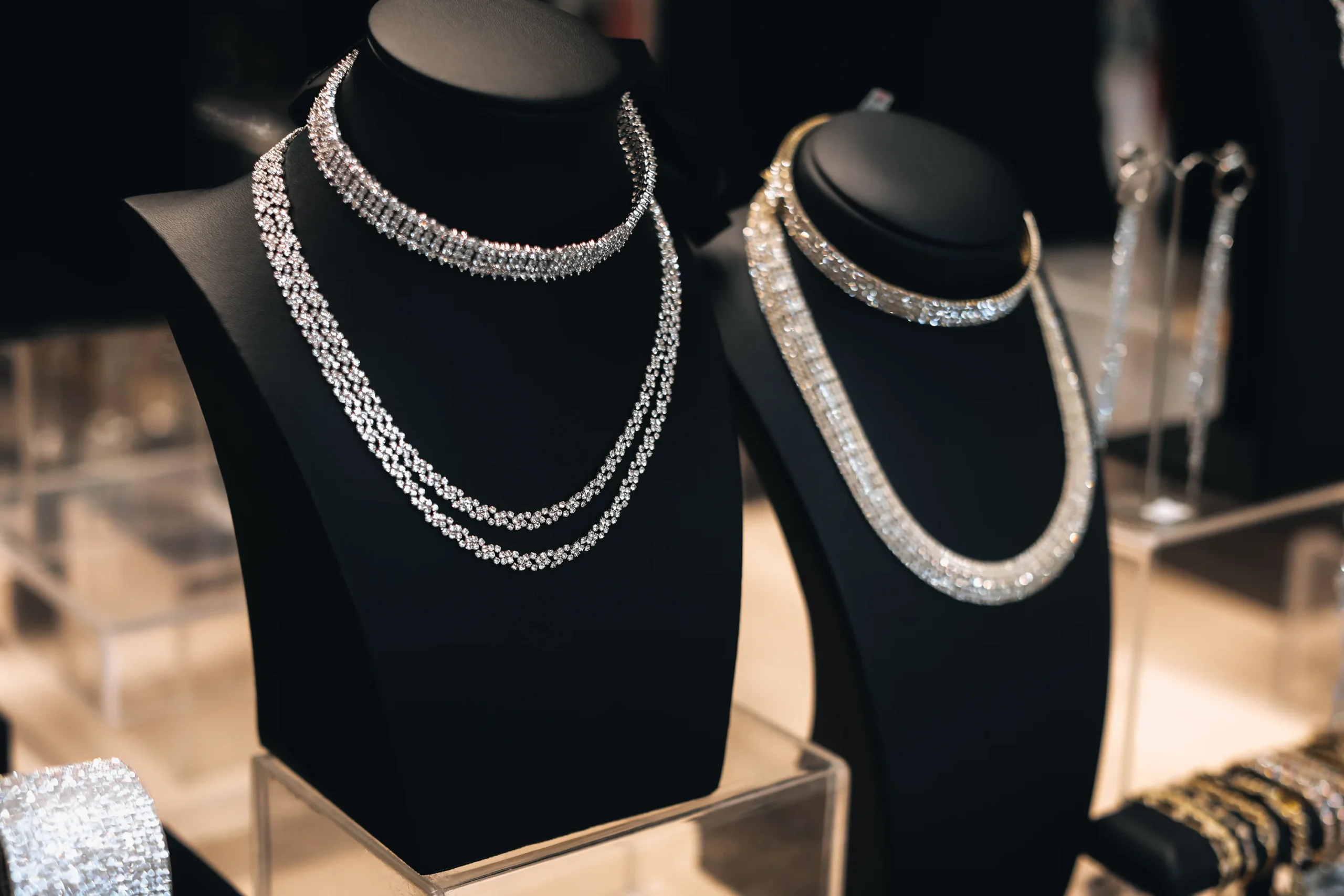 Halsketten und Colliers